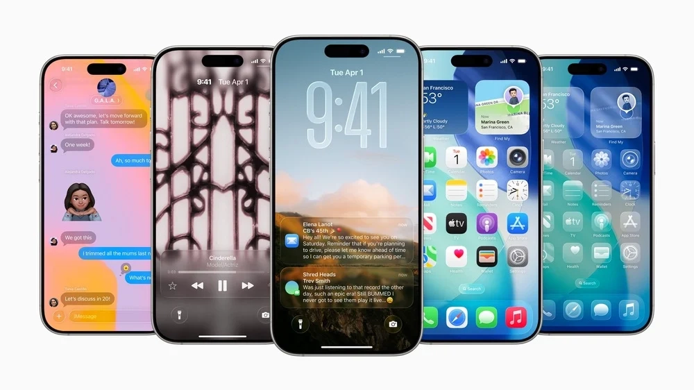 Giao diện iOS 26 với hiệu ứng Liquid Glass trong suốt.